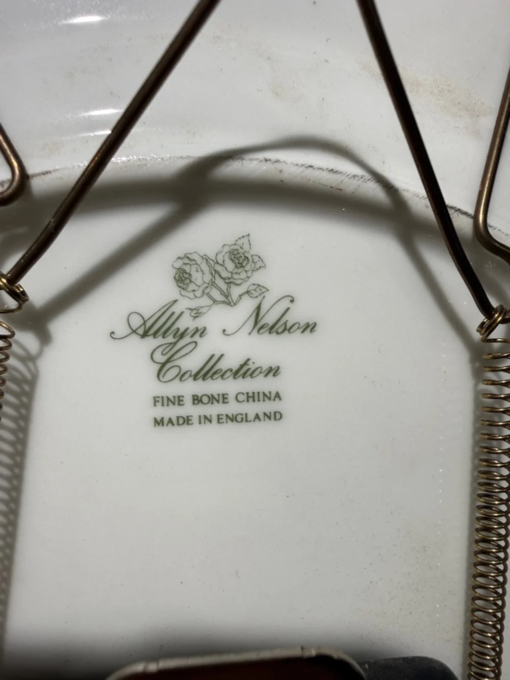 ALLYN NELSON Collection Battery Clock, pink Roses, Roman Numerals